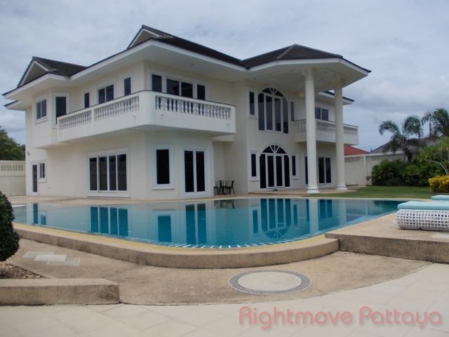 8 bedrooms house for sale in bang saray - not in a village