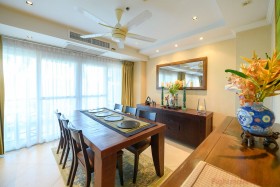 Stunning 3-Bed Luxury Condo For Sale in Jomtien