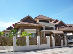 3 Beds House For Sale In East Pattaya - Sirisa 16 Village