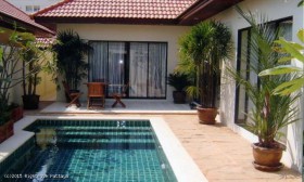 2 Beds House For Rent In Jomtien-View Talay Villas