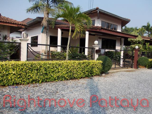 4 Bed House For Sale In Na Jomtien - Hinwong for sale in Na Jomtien