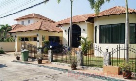 3 Beds House For Sale In East Pattaya - Paradise Villa 1