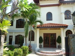 3 Beds House For Rent In East Pattaya-Whispering Palms