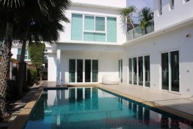 5 Beds House For Sale In Jomtien-Palm Oasis