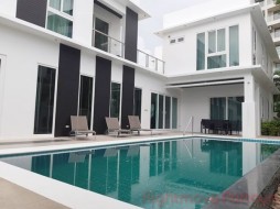 5 Beds House For Sale In Jomtien-Palm Oasis