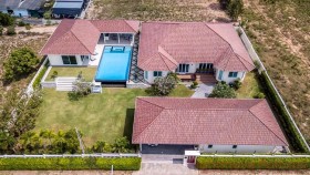 5 Beds House For Sale In East Pattaya-Not In A Village
