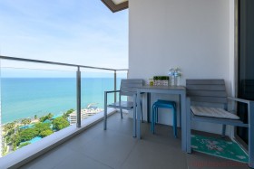 1 Bed Condo For Sale In Wongamat - Baan Plai Haad