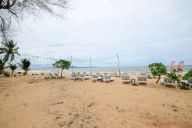 2 Beds Condo For Sale In Na Jomtien - Ocean Horizon Beachfront Condominium