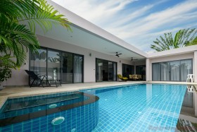 2 Beds House For Sale In East Pattaya - Palm Lakeside Villas
