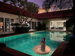 4 Beds House For Rent In Jomtien-View Talay Villas