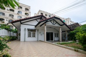 3 Beds House For Sale In Central Pattaya-Not In A Village