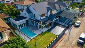 5 Beds House For Sale In East Pattaya-Central Park Hillside