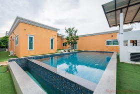 4 Beds House For Rent In East Pattaya-Siam Royal View