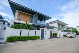 3 Beds House For Rent In East Pattaya-Patta Ville