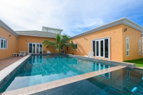4 Beds House For Rent In East Pattaya-Siam Royal View