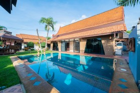 3 Beds House For Rent In East Pattaya-Not In A Village