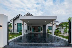 3 Beds House For Sale In East Pattaya - Not In A Village