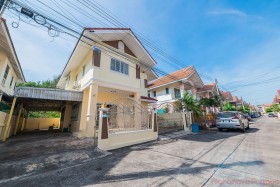 4 Beds House For Sale In Central Pattaya-Sirisa 9