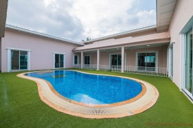 5 Beds House For Sale In East Pattaya - Santa Maria
