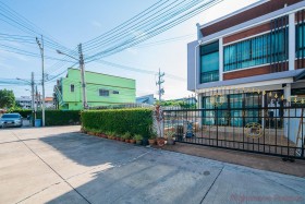 3 Beds House For Sale In Central Pattaya-The Oasis