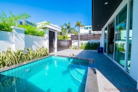 2 Beds House For Rent In Jomtien-Palm Oasis