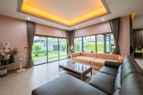 4 Beds House For Sale In Huay Yai-Baan Pattaya 6