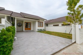 3 Beds House For Sale In East Pattaya-Suwanna Village
