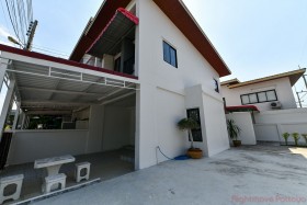 2 Beds House For Sale In East Pattaya-Patta Town
