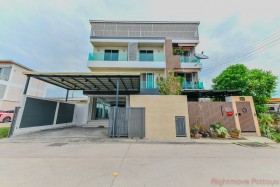 6 Beds House For Sale In East Pattaya - Not In A Village