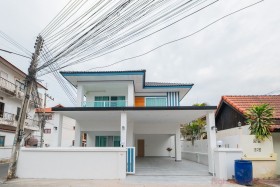 3 Beds House For Sale In East Pattaya - Raviporn Village 1
