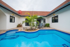 3 Beds House For Sale In East Pattaya - Park View Villa
