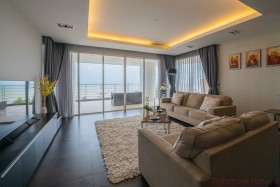 3 Beds Condo For Rent In Na Jomtien - La Royale