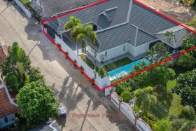 4 Beds House For Sale In East Pattaya - European Thai House