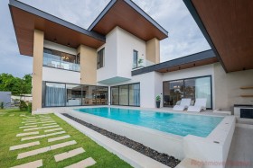 4 Beds House For Sale In East Pattaya - Prime Habitat