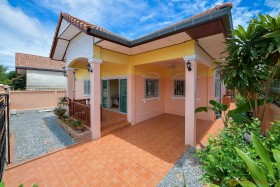 3 Beds House For Rent In East Pattaya - Classic Home 2