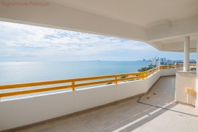 3 Beds Condo For Rent In Na Jomtien - Sunshine Beach Condotel