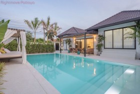 5 Beds House For Sale In East Pattaya - Srisuk Villa