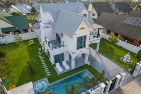 4 Beds House For Sale In East Pattaya - Natheekarn