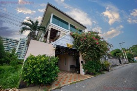 6 Beds House For Sale In Pratumnak