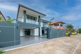 6 Bed House For Sale In Jomtien - Eakmongkol Village 2