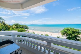 3 Beds Condo For Rent In Pratumnak - Baan Chai Nam