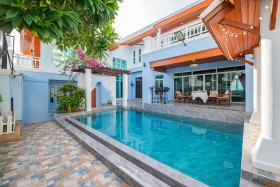 4 Beds House For Sale In East Pattaya-Not In A Village