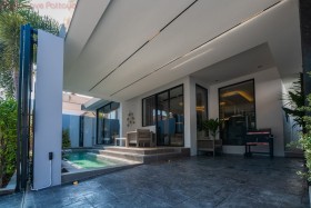 5 Beds House For Sale In Jomtien - TW Palm Resort