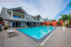 4 Beds House For Sale In East Pattaya - Not In A Village