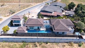 4 Beds House For Sale In East Pattaya-Not In A Village