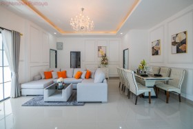 3 Beds House For Sale In Naklua-Rattanakorn Village 18