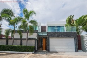 5 Beds House For Rent In East Pattaya-Palm Lakeside Villas