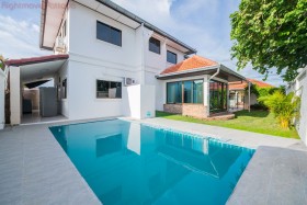 4 Beds House For Sale In East Pattaya - Royal View Village