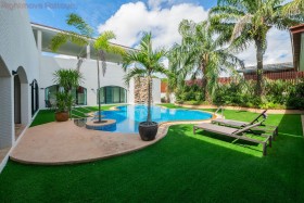 6 Beds House For Rent In East Pattaya-Santa Maria