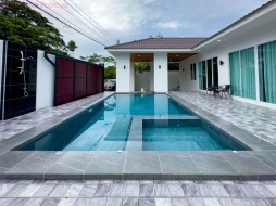 3 Beds House For Rent In Huay Yai-Not In A Village